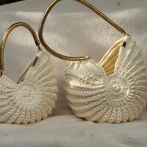 Xxl Ariel Seashell Bag image 3