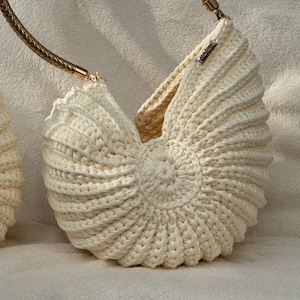 Xxl Ariel Seashell Bag image 1