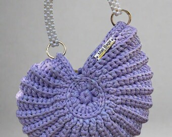 Ariel Round shell lilac opalescent tones