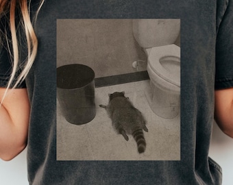 Comfort Colors® Drunk Raccoon Funny | Vintage Drunk Raccoon | Raccoon gets drunk liquor store raccoon | Drunk Raccoon Passes Out in Bathroom