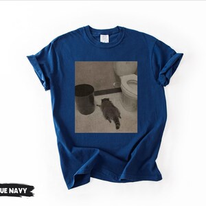 Comfort Colors® Drunk Raccoon Funny | Vintage Drunk Raccoon | Raccoon gets drunk liquor store raccoon | Drunk Raccoon Passes Out in Bathroom zdjęcie 11