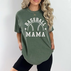 Custom Baseball Mama Shirt with Kids Name and Number Comfort Colors Game Day Mom Shirt Personalized Baseball Season Tshirt for Mom Bild 4
