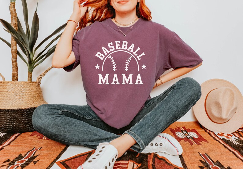 Custom Baseball Mama Shirt with Kids Name and Number Comfort Colors Game Day Mom Shirt Personalized Baseball Season Tshirt for Mom Bild 3