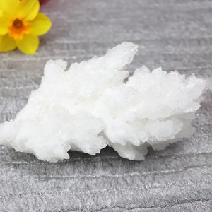 Aragonite blanche D, aragonite mexicaine, cristaux de source éthique, extrait de manière éthique