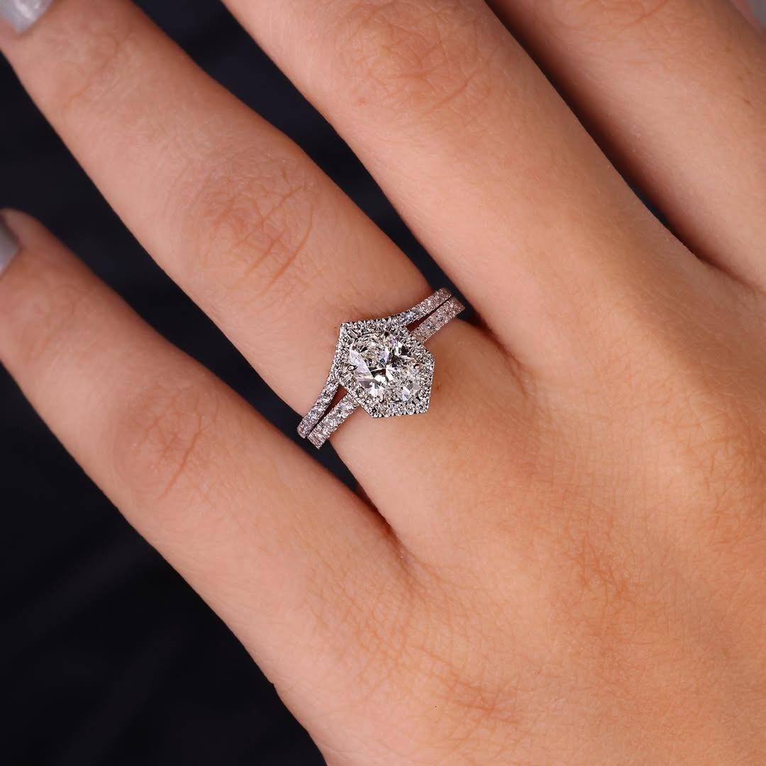 3ct Oval Moissanite Bridal Set, Oval Halo Engagement Ring Set, Split ...