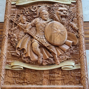 Lyxigt handgjort backgammonbräde i trä – CNC-snidad massiv ek – Stort hopfällbart tavlaset – Unik present till honom – Hantverksmässigt backgammonspel