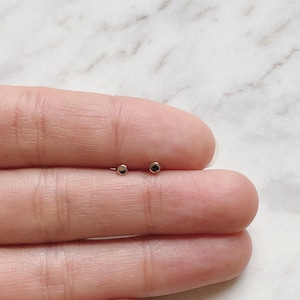 Tiny Circle Earrings - Small Dot Studs - Geometric Earrings - Dainty Earrings - Simple Mini Silver Stud Earrings - Minimalist Stud Earrings