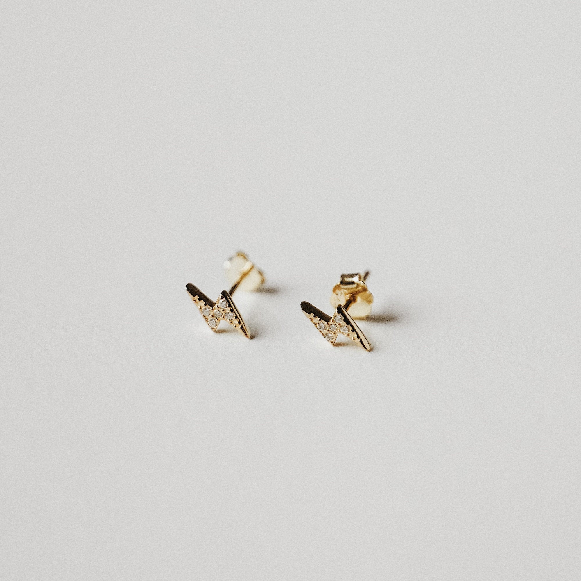 [IU着用] 14k Office Look Mini One Touch Ring Earring (2色) IU着用] 14k Office Look Mini One Touch Ring Earring (2色) IU