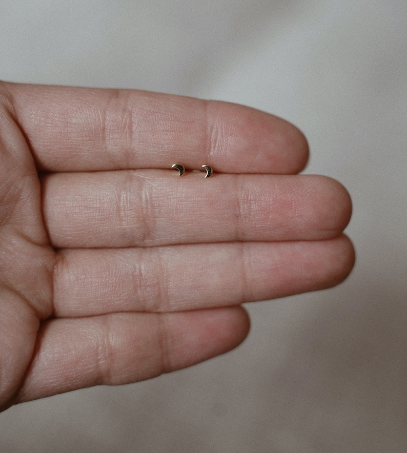 Tiny Crescent Moon Earrings Small Stud Earrings Dainty & Cute Minimalist Everyday Studs Sterling Silver zdjęcie 2