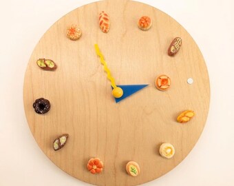 Handmade Wooden Bread Magnet Clock, Movable Miniature Numbers, Kitchen Wall Decor