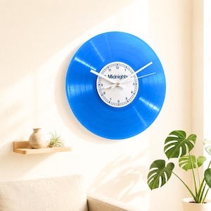 Personalisierte Schallplattenuhr aus durchscheinendem blauem Vinyl, individuelle Wanddekoration