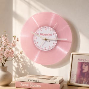 Reloj personalizado de vinilo rosa translúcido, decoración de pared rosa personalizada para sala de estar.
