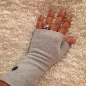Fleece Fingerless Gloves / Texting Gloves image 8