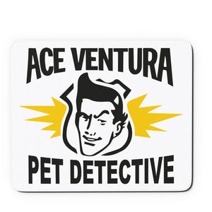 Könnte beinhalten: Rustikales Holzschild mit dem Text "Welcome to our porch" in weißer Schrift. Das Schild hat eine verwitterte Oberfläche und eignet sich ideal für die Außendekoration.