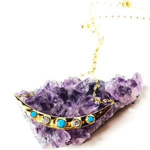 Colar Turquesa, Turquesa Genuína, Colar CZ. Colar Lua Crescente. Textura Martelada. Colar Turquesa Banhado a Ouro. Colar Lua