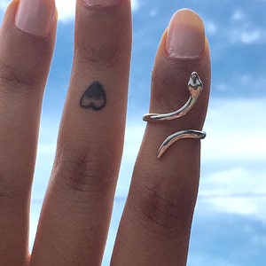 Snake ring. Snake midi ring. Sterling Silver. Stacking Ring. Delicate Ring.