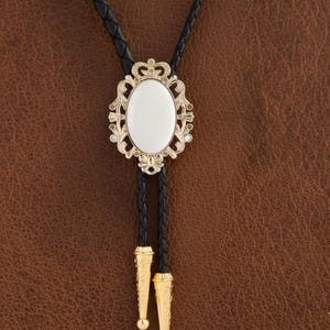 Westernbolostrik met opaallook – leren cowboyketting