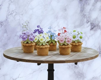 Maceta de crochet hecha a mano: decoración floral artificial tejida