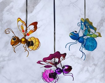 Solar Iron Insect Statue – Whimsical Hanging Garden Light with Fairy LED Glow