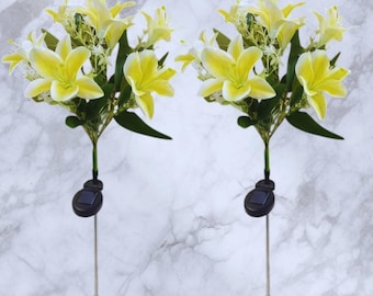 Solar Garden Flowers – 7 Heads Waterproof LED Simulation Flower Stake Lights