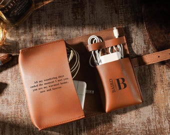 Personalized Leather Charger Holder, Handmade Travel Tech Pouch for Charger & Cables, Gift for Him, Groomsman, Boyfriend, Father’s Day Gift