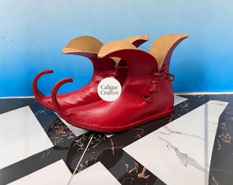 Red Medieval Jester Poulaines Shoes – Curved Toe Fantasy Leather Boots | Renaissance LARP Cosplay Footwear Handmade