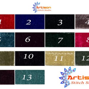 Puede incluir: Una carta de colores de muestras de tela de terciopelo, numeradas del 1 al 13, en varios colores, incluyendo rojo, azul, negro y verde. El logotipo de Artison Stitch Studio est&aacute; en la esquina superior derecha e inferior derecha.