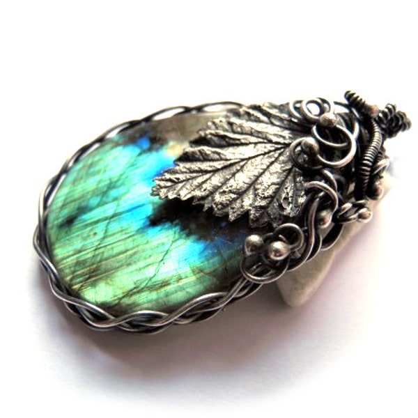 Labradorite silver pendant, hand made silver leaf, wire wrapped braid, green flash, woodland forest nature organic style, exquisit and ooak