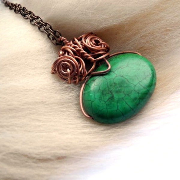 Green Owl Necklace / Copper Wire Wrapping Pendant / Green Howlite Stone / Animal Nature Woodland for Her