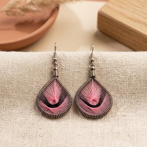 Boucles d'oreilles pendantes faites main avec fil péruvien, bijoux artisanaux bohèmes colorés