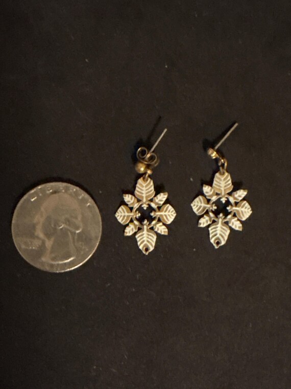 Retro Snowflake Dangle Earrings - image 2