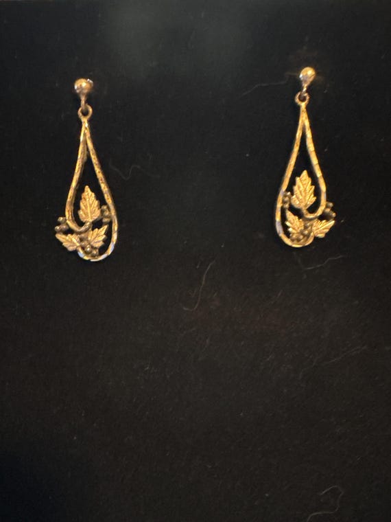 Retro Silver Leaf Dangle Earrings - image 2