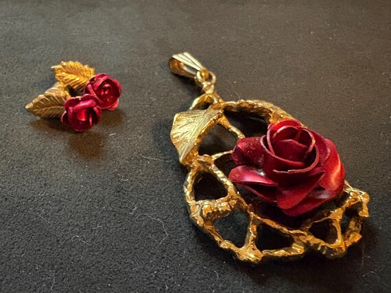 Vintage Red Enamel and Gold Rose Earrings and Pen… - image 1