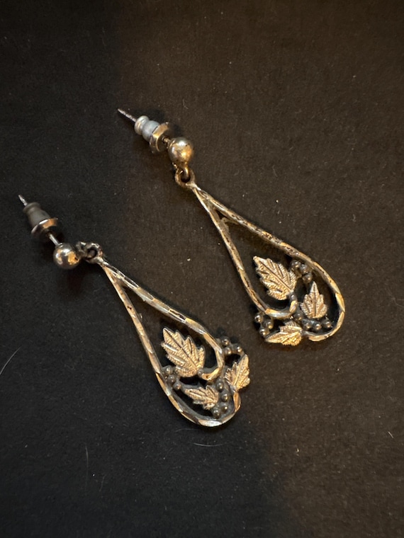 Retro Silver Leaf Dangle Earrings - image 1