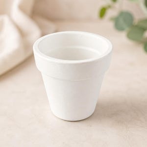 Maceta pequeña de resina hecha a mano / Maceta decorativa pequeña / Decoración para el hogar en tonos pastel / Maceta de escritorio / Soporte para baratijas / Regalo para amantes de las plantas