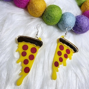 Pizza earrings, slice of pizza earrings, food earrings, kitschy earrings, quirky earrings