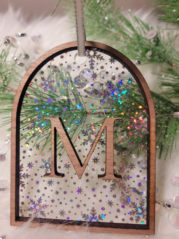 DIY Iridescent Holographic Tree Ornaments - A Bubbly Life