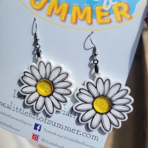 Glitter daisy flower earrings,   Daisy earrings, hippie flower earrings