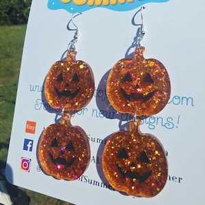 Pendientes apilables de calabaza de Halloween con purpurina, pendientes colgantes de calabaza de Halloween, pendientes llamativos y adorables, joyería de calabaza con purpurina naranja