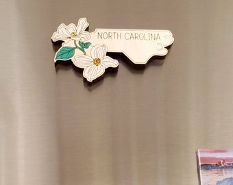 ノースカロライナ州のマグネット、NC のマグネット、オールドノース州のタールヒールのマグネット、ノースカロライナ州のマグネット、ハナミズキの花、装飾品