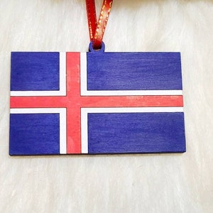 Adorno pintado a mano de la bandera de Islandia, adorno islandés, adorno de viaje, adorno de Reykjavik