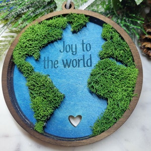 Joy to the world Rentier Moos Globe Traveller Ornament, Reise Ornament, Nomaden Ornament, Weihnachtslied Ornament