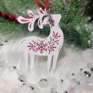 手描きの北欧のクリスマストナカイの飾り、スカンジナビアのクリスマスツリーの飾り、フォークアートのクリスマスツリーの飾り、クリスマスツリーの飾り