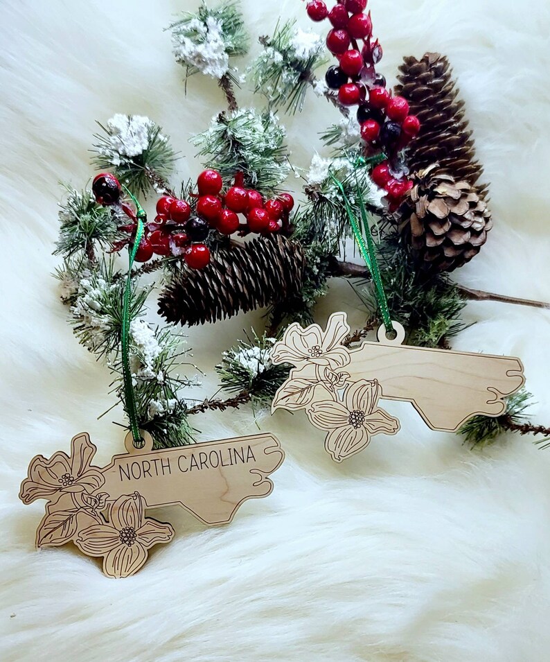 North Carolina magnet, NC magnet, Old North state Tar Heel magnet, North Carolina magnet, flowering dogwood, ornament bild 6