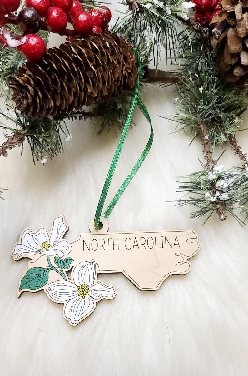 North Carolina magnet, NC magnet, Old North state Tar Heel magnet, North Carolina magnet, flowering dogwood, ornament Painted ornament