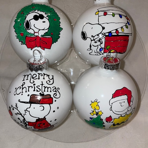 Charlie Brown inspired ornaments. Snoopy inspired hand painted ornaments. Charlie Browns Christmas. Set of 6. With snoopy in Wreath!