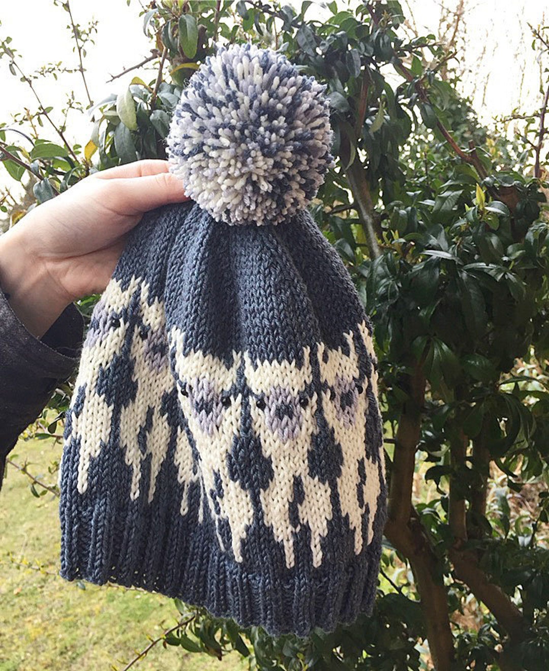 【BAON】[unisex] Runne alpaca stripe over knit Striped Azure and Graphite 100% Alpaca Hat from Peru - Bold