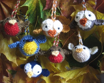 KNITTING PATTERN in pdf to make Seasonal Birdie Baubles | DIY Christmas Baubles tree decoration pattern comes as an instant download