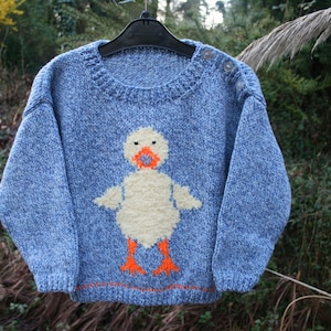Duck Sweater KNITTING PATTERN in pdf | Knit a Daphne Duck jumper for a child, pattern includes sizes 1-4 years and is an instant download.