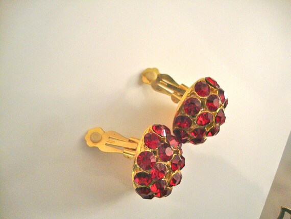 Ruby Red Rhinestone Cluster Earrings Vintage Retr… - image 4